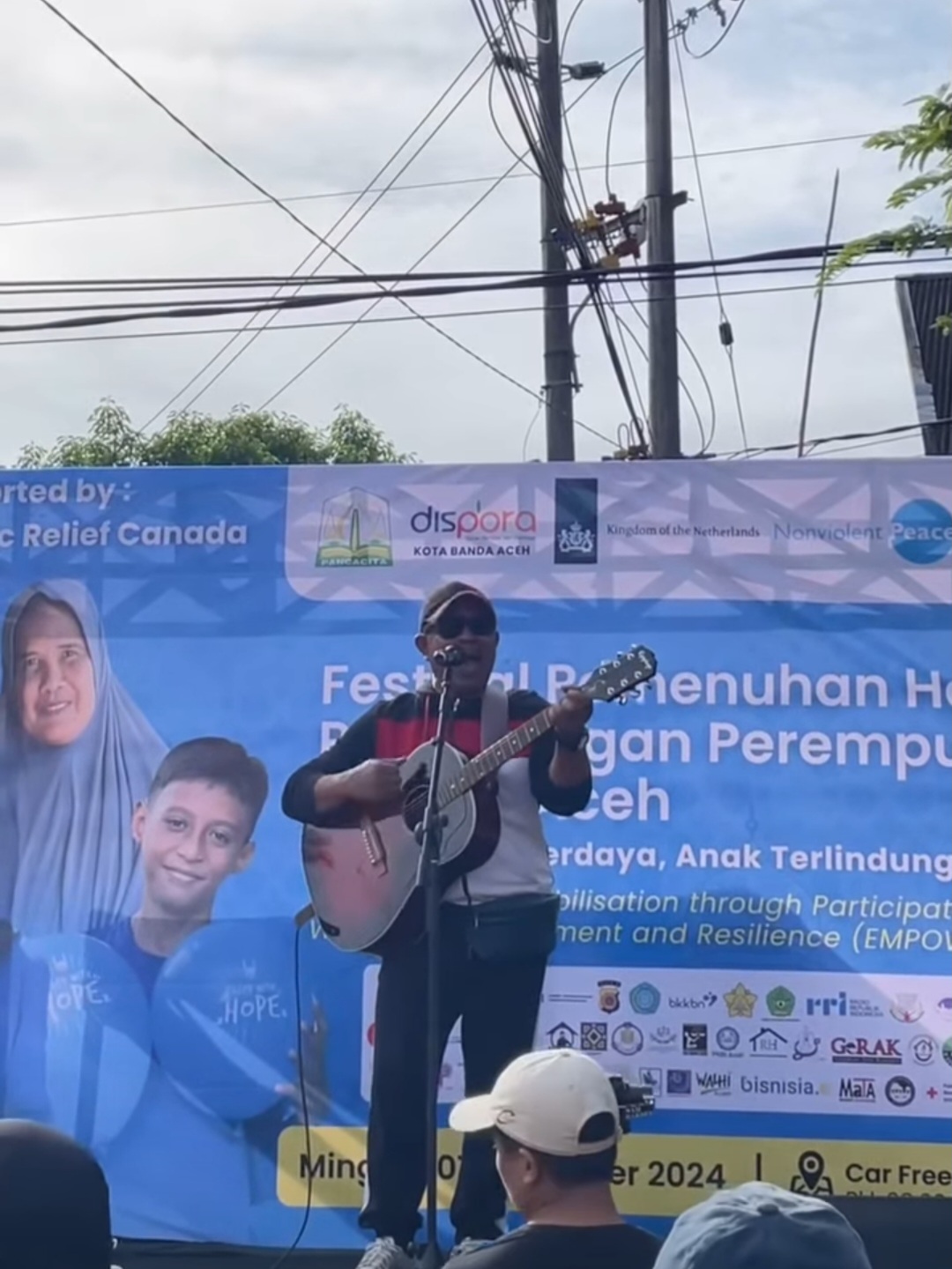 Penampilan Muaisi Legendaris Aceh, Rafly Kande. (Foto: Nukilan)