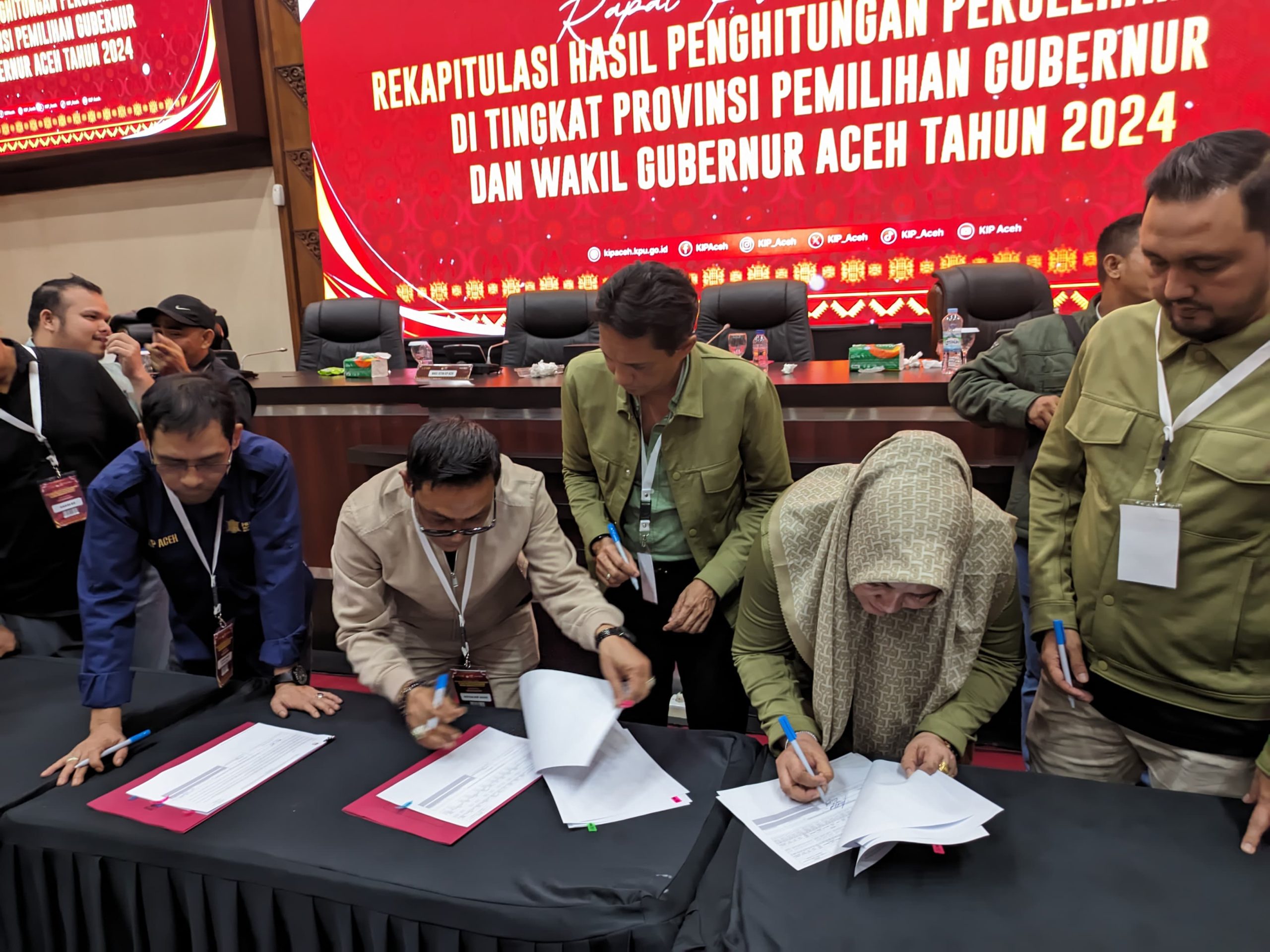 Muzakir Manaf-Fadhulullah Resmi Ditetapkan Sebagai Pemenang Pilgub Aceh 2024