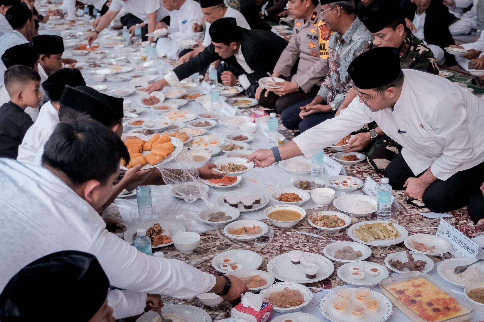 Menekraf RI, Teuku Riefky Harsya, saat menghadiri acara Khanduri Maulid Raya. (Foto: Kemenparekraf)