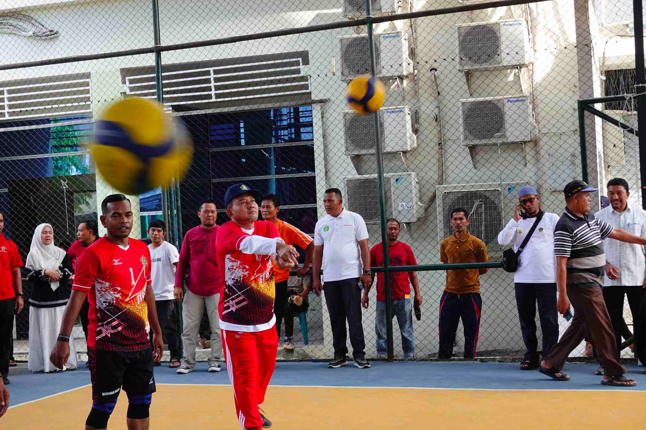 Kakanwil Kemenag Aceh Buka Lomba Voli HAB. (Foto: Kemenag Aceh)