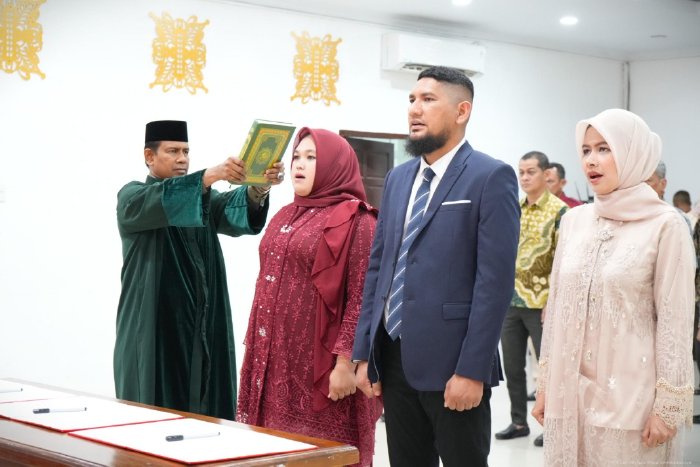 iga notaris baru resmi dilantik oleh Kepala Kantor Wilayah Kementerian Hukum dan HAM Aceh, Meurah Budiman. (Foto: MC Aceh)