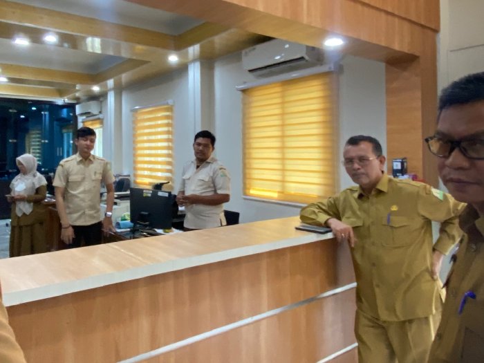 Kadinsos Aceh Sidak Disiplin Pegawai Dinas. (Foto: Dinsos Aceh)