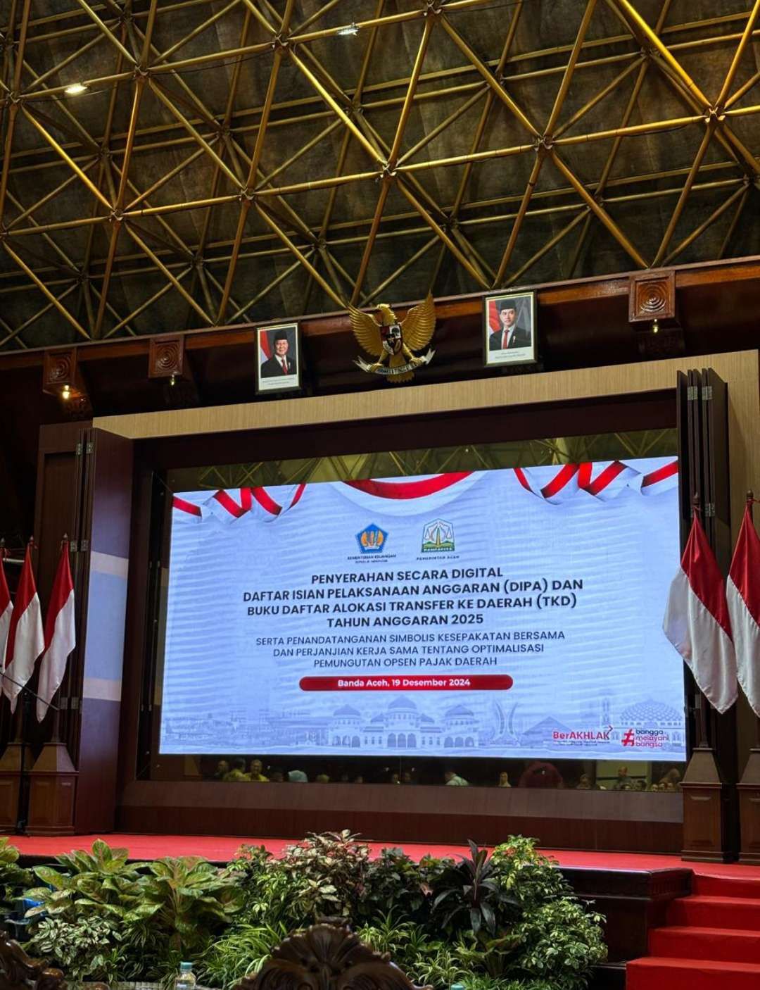 Kakanwil DJPb Aceh dan Pj. Gubernur Serahkan DIPA 2025. (Foto: RRI)