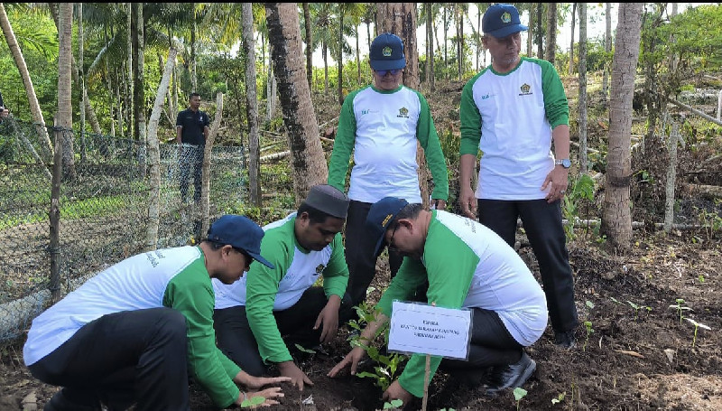 Kick-Off Penanaman 1.000 Pohon Cengkih di Sabang, Awali Peringatan HAB Ke-79. (Foto: Kemenag Aceh)