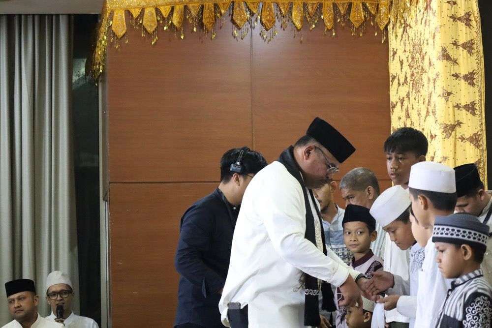 Pj Gubernur Aceh Dr. H.Safrizal, ZA, M.Si menghadiri dan memberikan sambutan pada Maulid Nabi Muhammad. SAW yang dilaksanakan oleh Badan Penghubung Pemerintah Aceh. (Foto: Humas Aceh)
