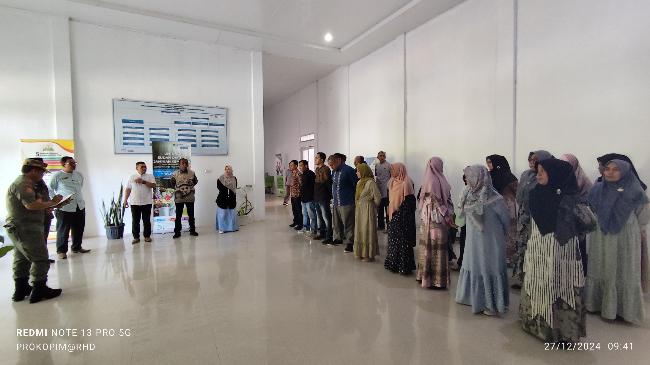 Sekda Aceh Jaya Sidak ke SKPK, Tegaskan Disiplin ASN Usai Libur. (Foto: Humas Aceh Jaya)