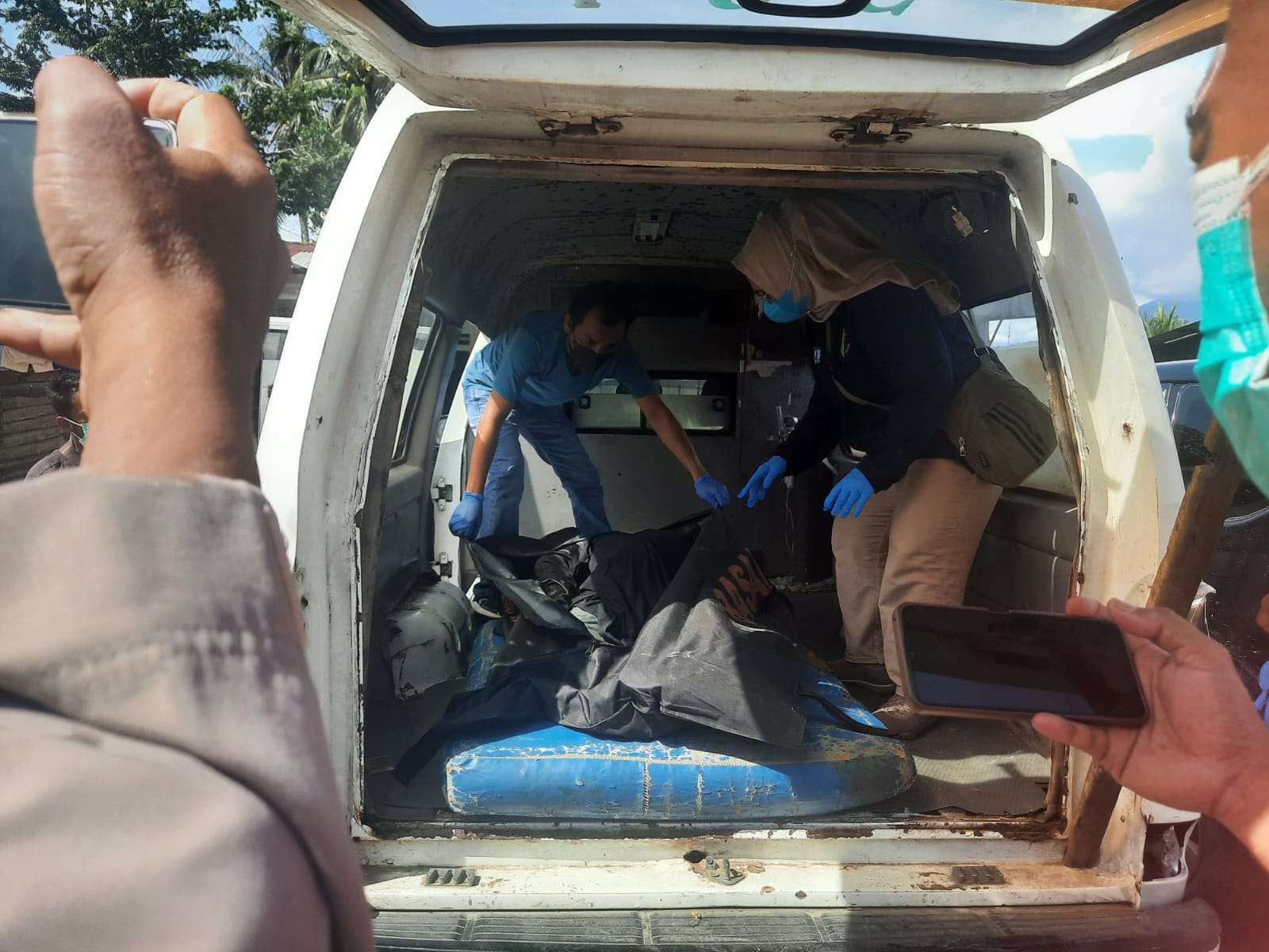 Polisi Identifikasi Korban Kecelakaan Sungai di Aceh Tenggara. (Foto: rri)