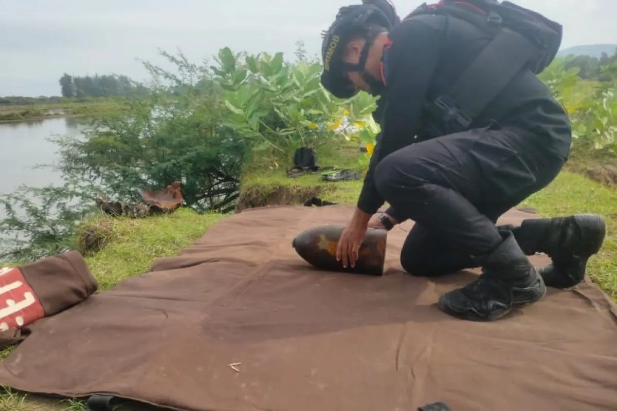 Warga Kajhu Temukan Proyektil Diduga Peninggalan Belanda di Aceh Besar. (Foto: ANTARA)