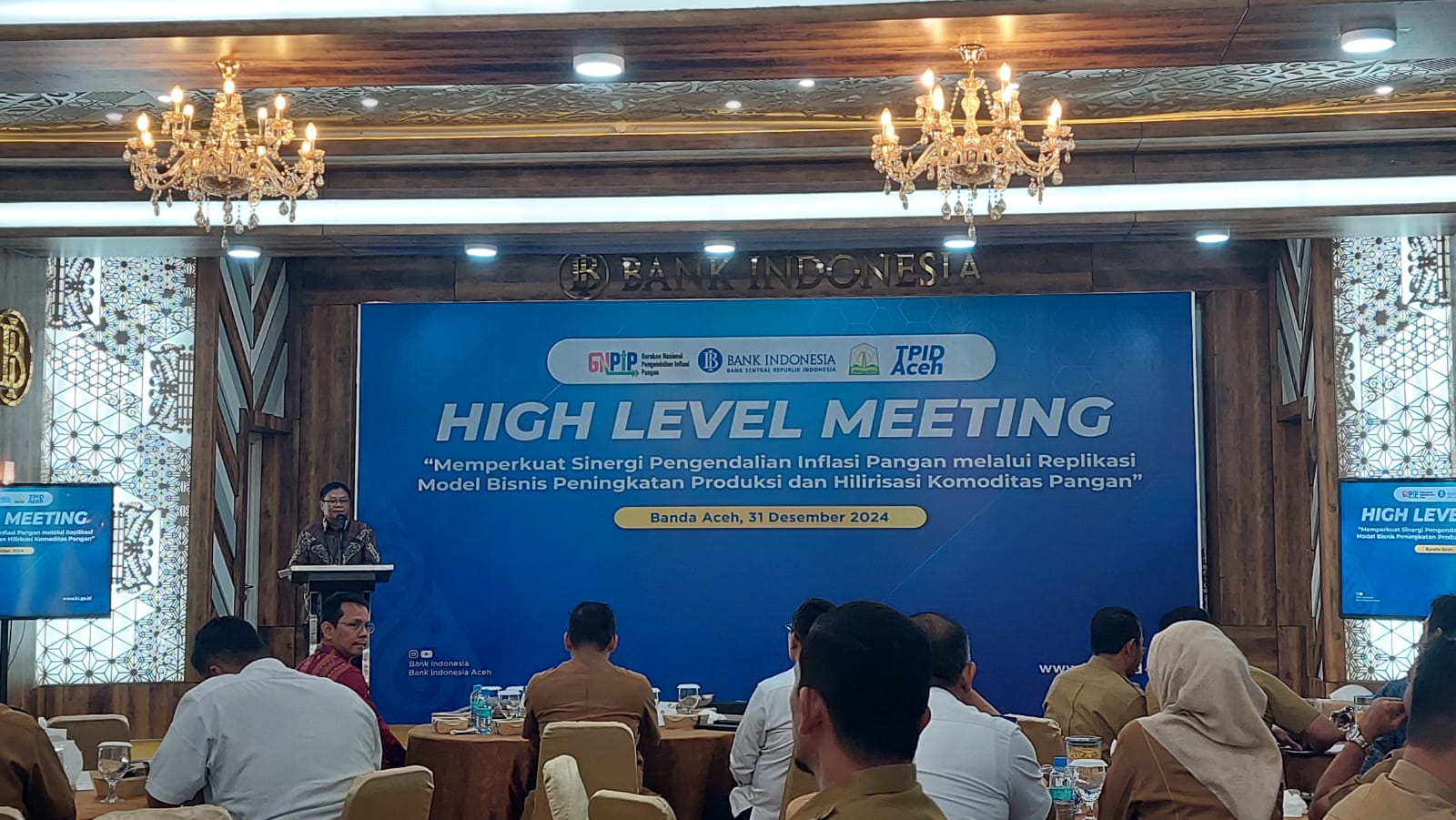 Kepala Bank Indonesia (BI) Provinsi Aceh, Rony Widijarto dalam High Level Meeting bersama Tim Pengendali Inflasi Daerah Aceh. (Foto: Nukilan)