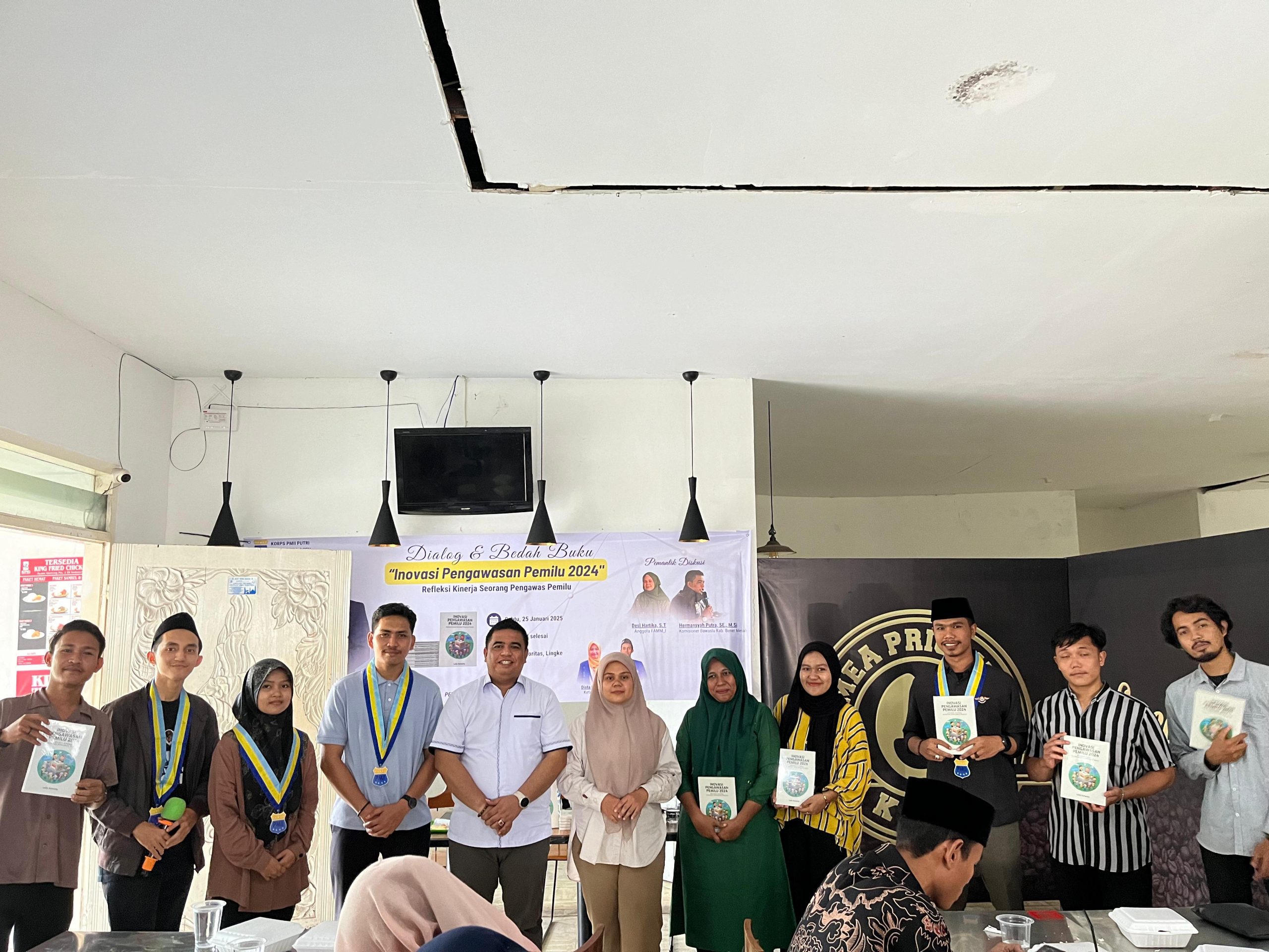PMII Banda Aceh Bedah Buku Karya Lolly Suhenty. (Foto: For Nukilan)