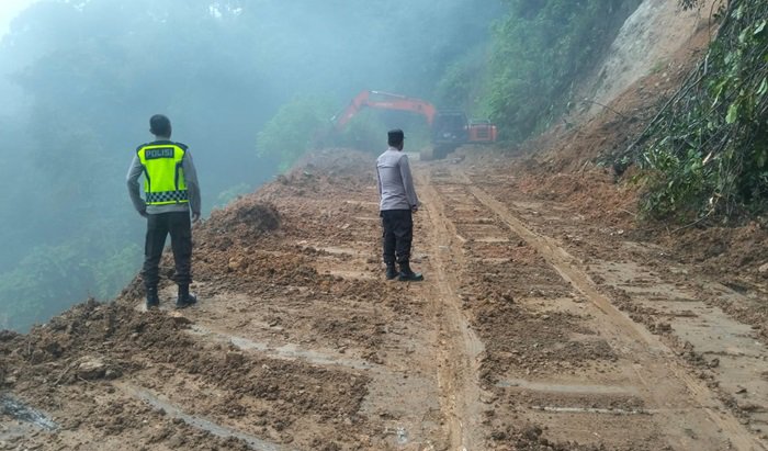 Jalan Lintas Lokop-Pinding Kembali Normal. (Foto: MC Aceh)