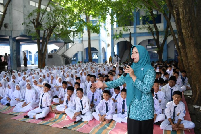 Penjabat Ketua Tim Penggerak PKK Aceh, Safriati. (Foto: MC Aceh)