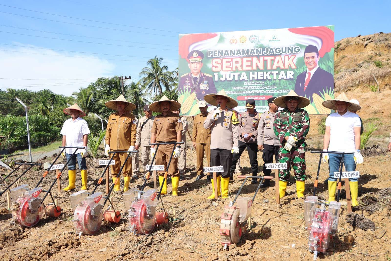 Polres Aceh Barat Tanam Jagung Serentak Dukung Ketahanan Pangan. (Foto: Humas Polres Aceh Barat)