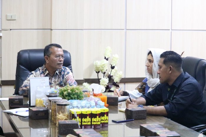 Kadinsos Aceh dan Perwakilan Dubes Kanada Bahas Kerja Sama Program Kemanusiaan. (Foto: Dinsos Aceh)