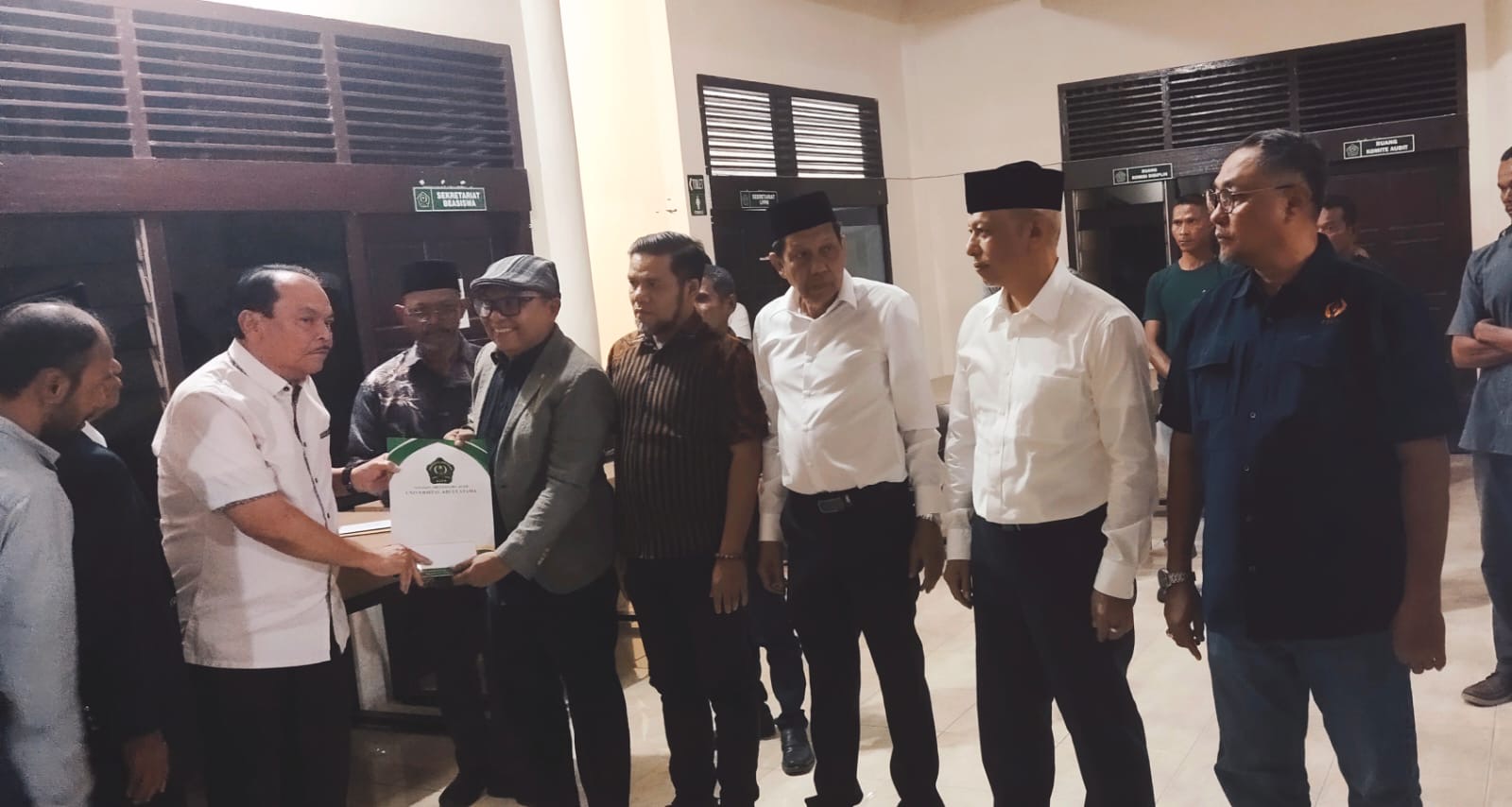 Dr. Nurlis Effendi Resmi Dilantik sebagai Rektor Universitas Abulyatama Aceh. (Foto: AcehStandar.com)