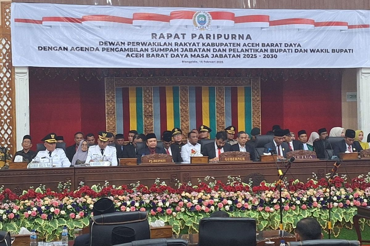 Safaruddin-Zaman Akli Resmi Dilantik sebagai Bupati dan Wakil Bupati Aceh Barat Daya. (Foto: Kompas.com)