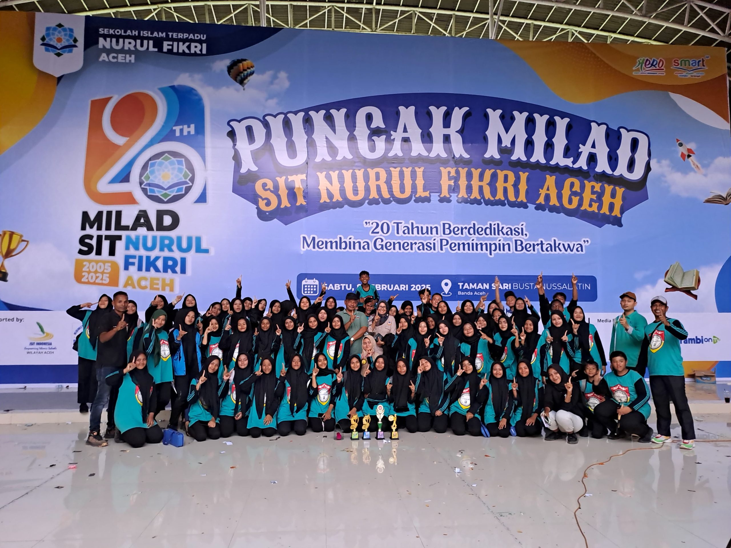 Tim Marching Band MTsN 2 Aceh Besar Sapu Bersih Gelar Juara di Funwalk Milad XX SIT Nurul Fikri. (Foto: Kemenag Aceh)