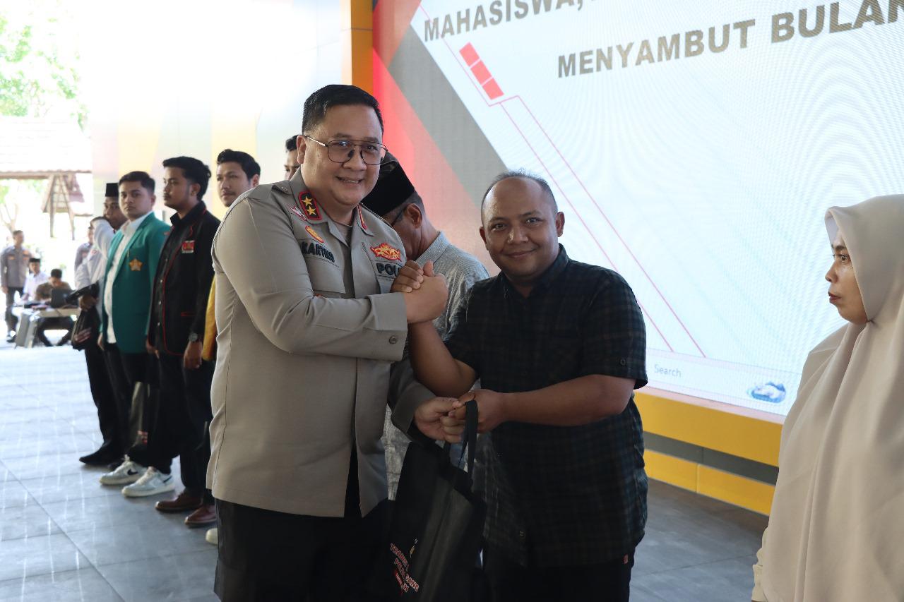 Kapolda Aceh Serahkan 3.450 Paket Sembako dan Daging Meugang dalam Baksos Polri Presisi