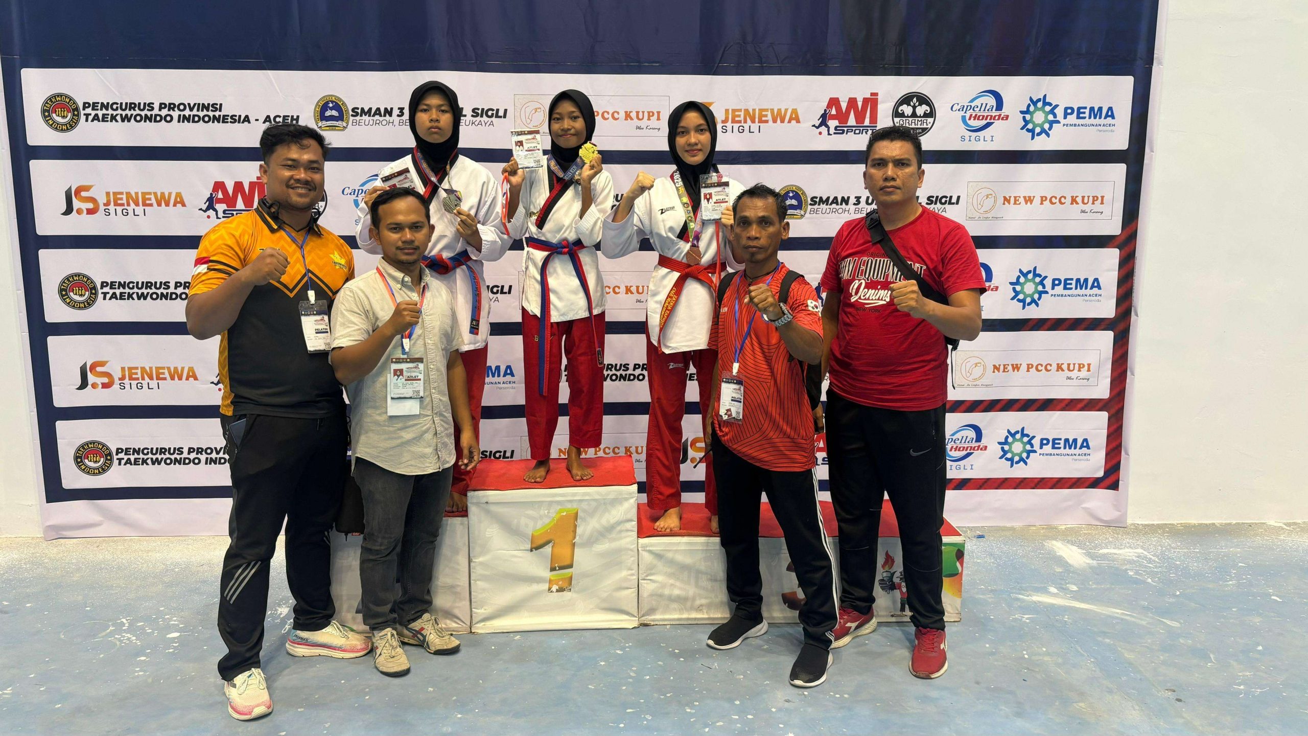 Atlet Muda T Shahnaz Qori Sabet Emas di Kejuaraan Taekwondo Aceh. (Foto: RRI)