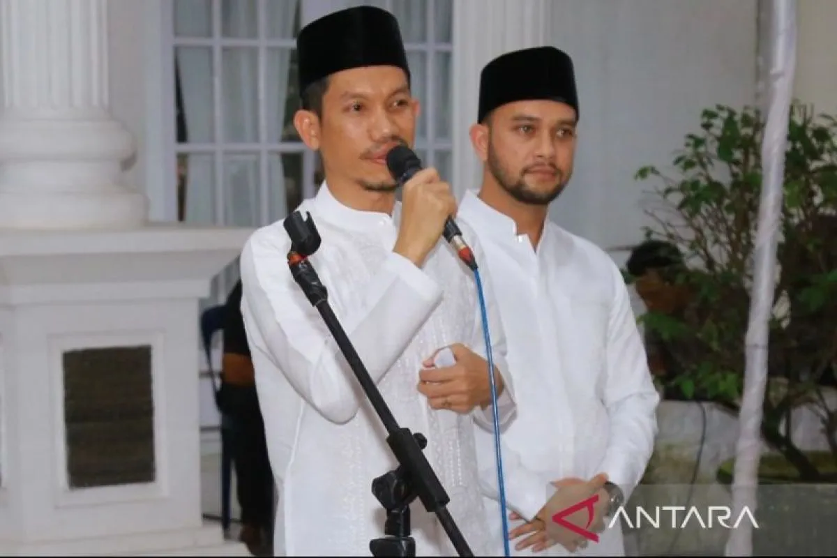 Bupati Aceh Barat Tarmizi SP didampingi Wakil Bupati Aceh Barat Said Fadheil. (Foto: ANTARA)