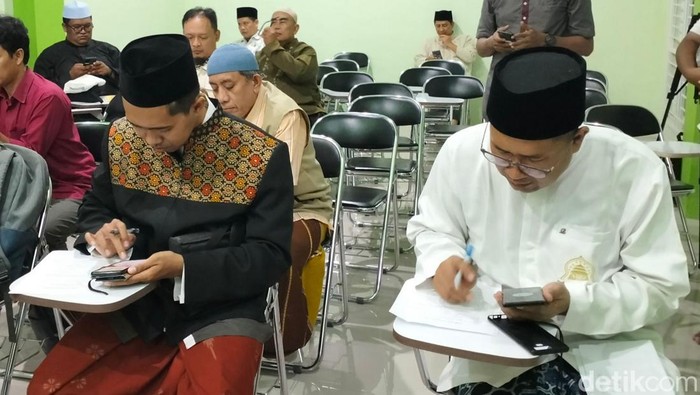 Dua Pria Mengaku Lihat Hilal di Aceh. (Foto: Detik.com)