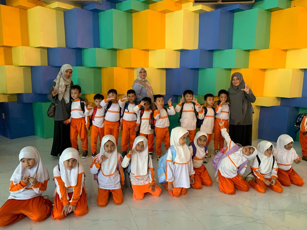Bangun Budaya Gemar Membaca Sejak Dini, DPKA Ajak Sekolah Berkunjung ke Mall Baca. (Foto: Arpus)