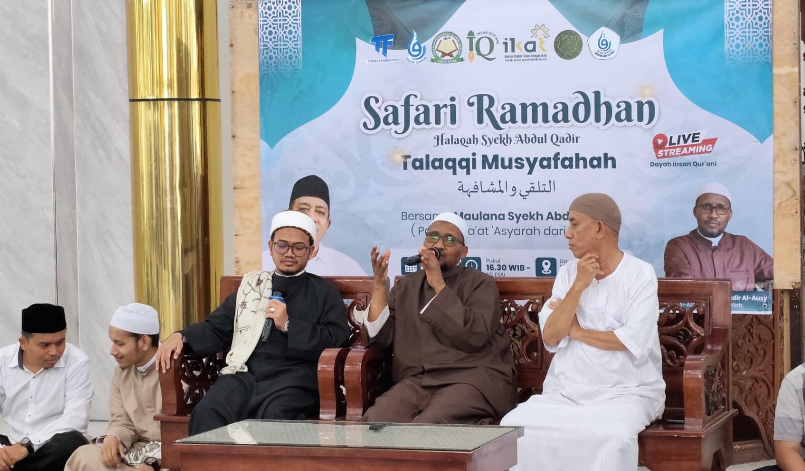 Ratusan Santri Dayah IQ Aceh Besar Belajar Al-Qur’an dengan Ulama Qira’at dari Mesir. (Foto: Kemenag Aceh)