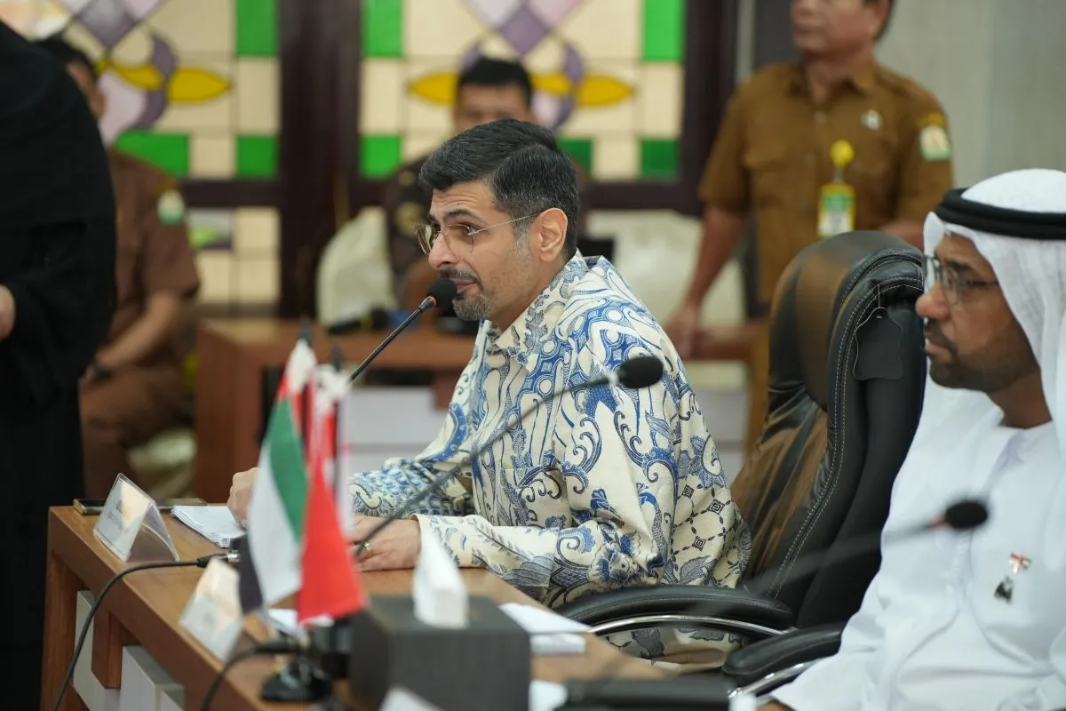 Presiden Direktur Mubadala Energy Indonesia, Abdulla Bu Ali saat memberikan keterangan terkait investasi pada pertemuan dengan Pemerintah Aceh, di Banda Aceh. (Foto: ANTARA)