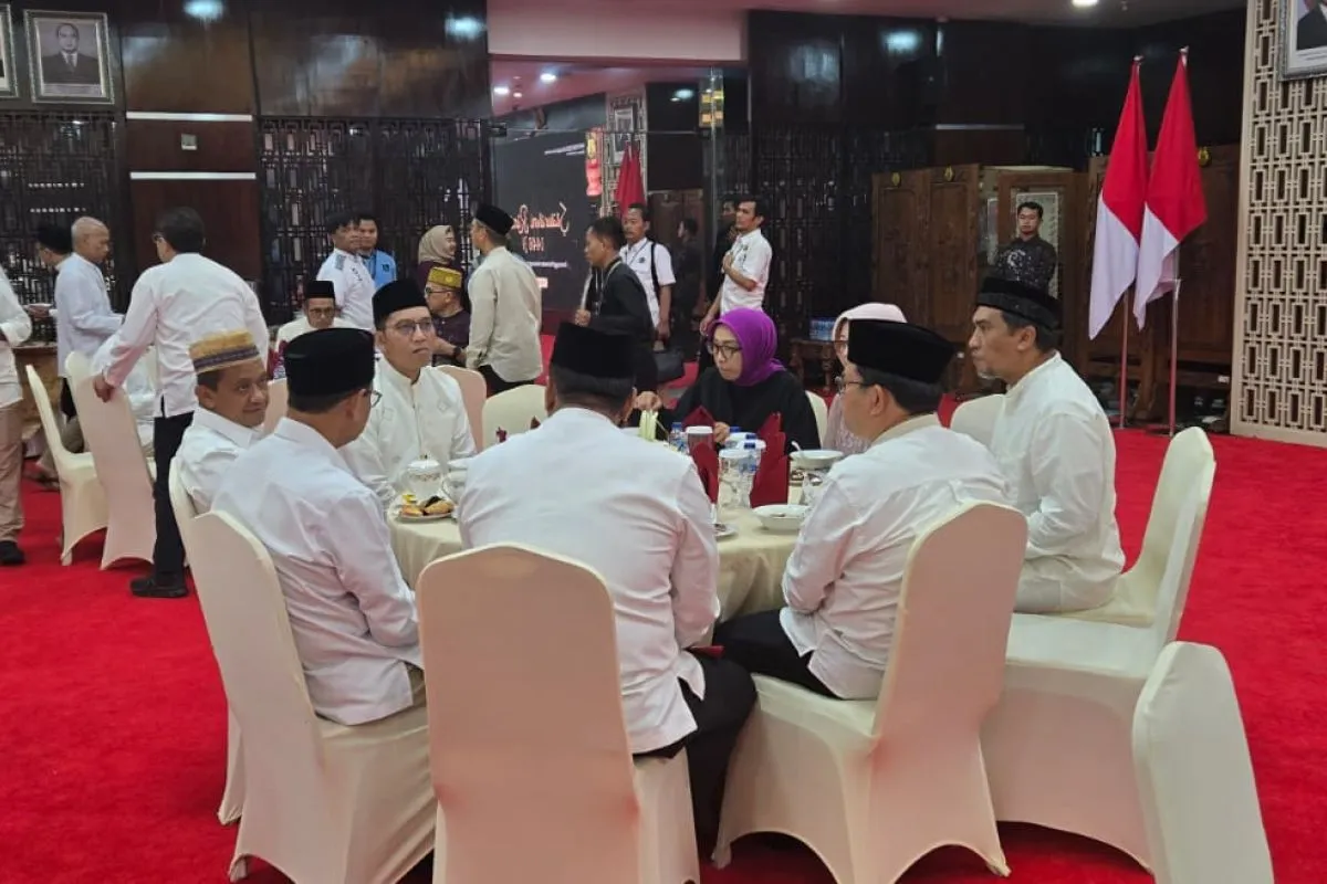 Kepala BPMA saat bersilaturahmi dengan Menteri ESDM Bahlil Lahadalia, di Jakarta. (Foto: ANTARA)