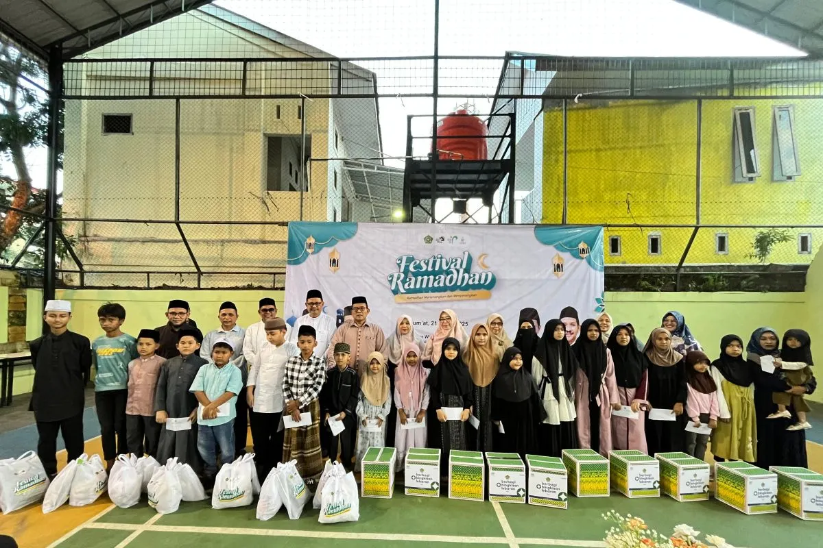 Kemenag Aceh Salurkan 1.020 Paket Bantuan untuk Anak Yatim dan Fakir Miskin. (Foto: ANTARA)