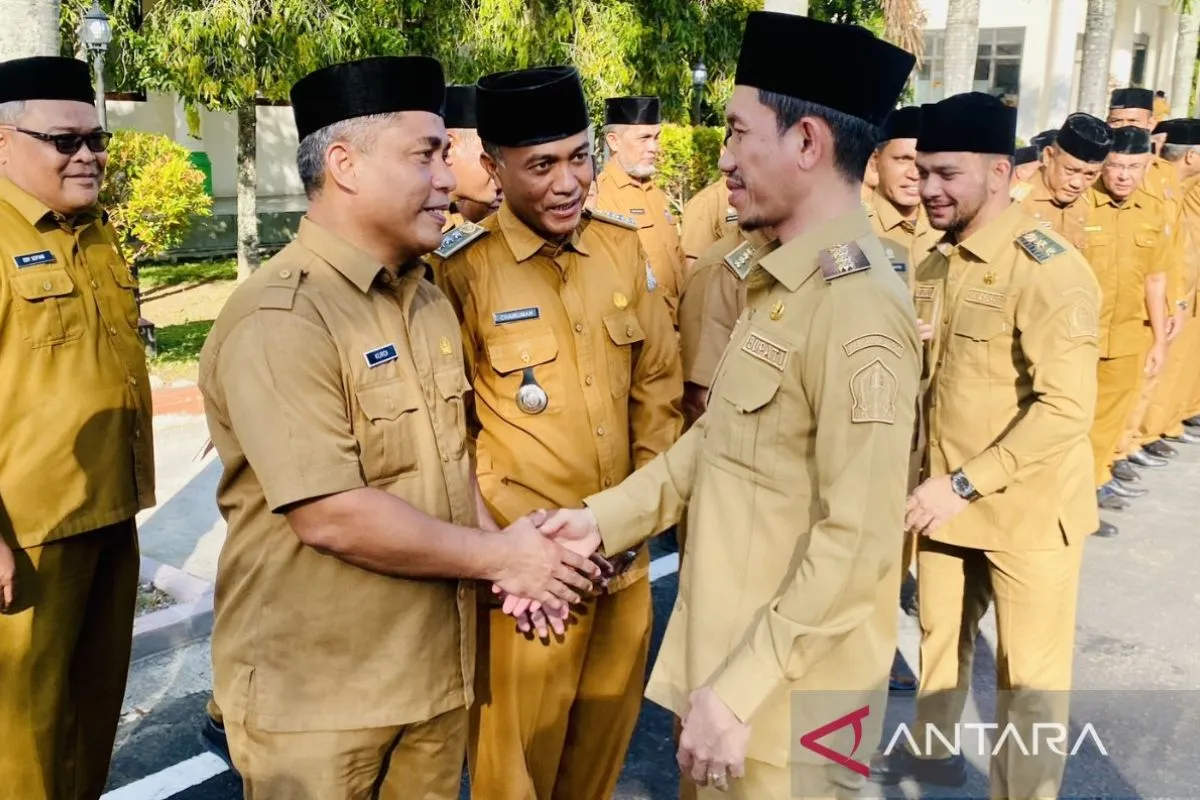 Bupati Aceh Barat Minta ASN Profesional, Tegas Tolak Lobi Politik Jabatan. (FOTO: ANTARA)