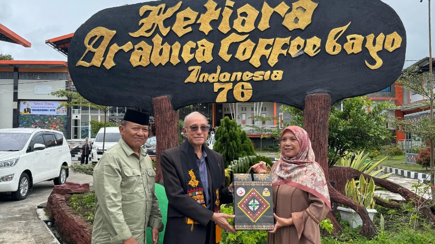 Wali Nanggroe Aceh, Malik Mahmud Al-Haythar, menegaskan komitmennya untuk memperjuangkan pembangunan pelabuhan ekspor di Aceh. (Foto: LintasGayo.co)