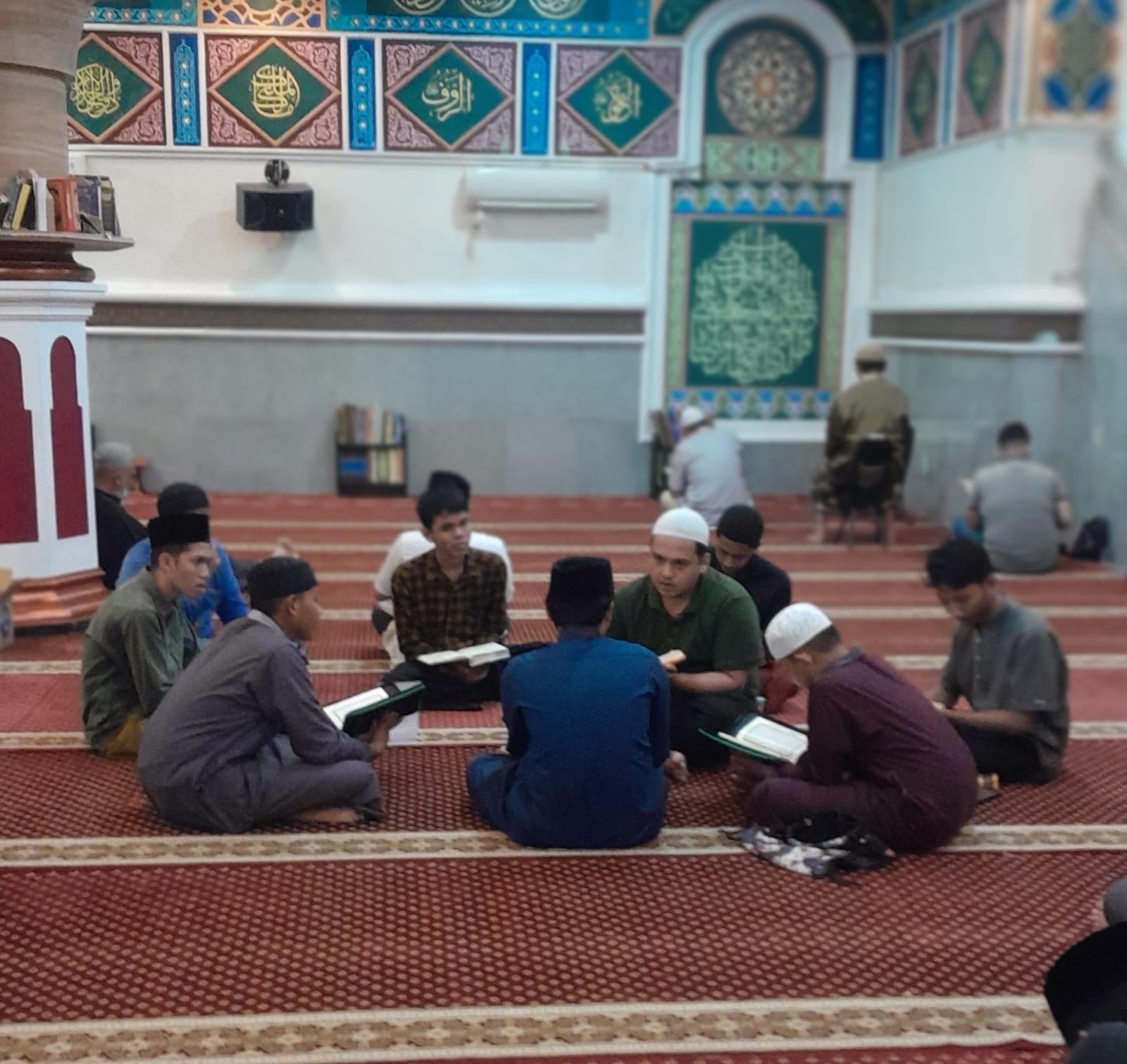 POSTIM Gelar Halaqah Perbaikan Bacaan Al-Qur’an di Masjid Oman Selama Ramadan. (Foto: Nukilan)