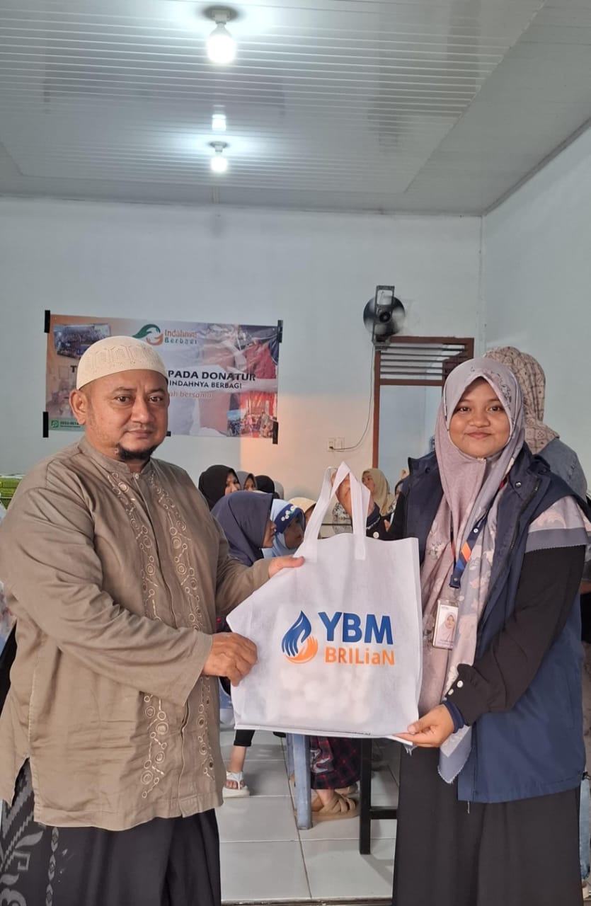 YBM BRILiaN RO Banda Aceh Salurkan Sembako dan Kado Lebaran untuk 100 Anak Yatim. (Foto: For Nukilan)