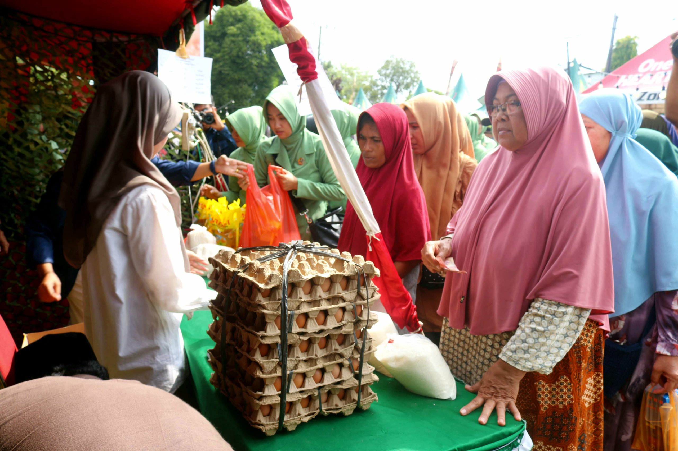 Bazar Murah Menjelang Lebaran Hadir di Lapangan Jenderal Sudirman Korem Lilawangsa. (Foto: For Nukilan)
