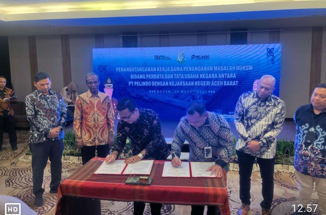 Kejaksaan Tinggi (Kejati) Aceh dan PT Pelabuhan Indonesia (Pelindo) Regional I resmi menandatangani Perjanjian Kerja Sama (PKS) terkait penanganan permasalahan hukum di bidang Perdata dan Tata Usaha Negara. (Foto: RRI)