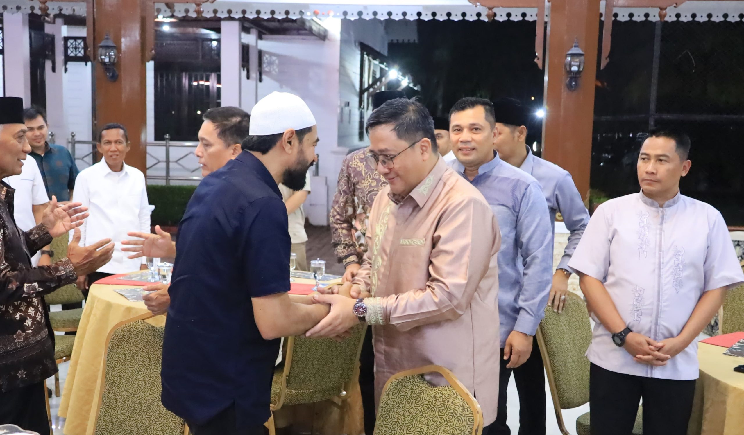 Kapolda Aceh dan Pangdam IM Terima Kunjungan Gubernur Muzakir Manaf di Momen Lebaran. (Foto: MC Aceh)