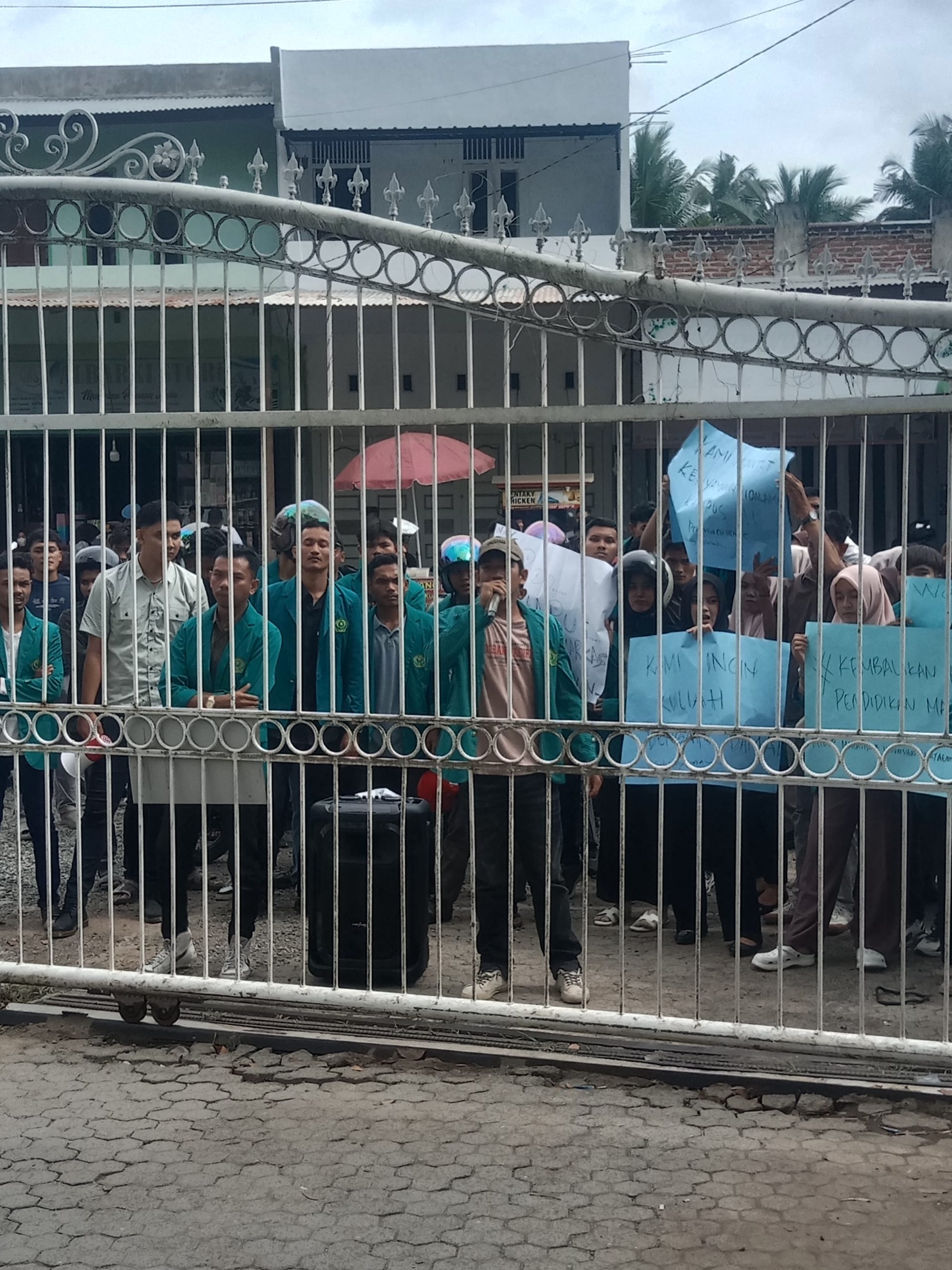 Mahasiswa Unaya Unjuk Rasa. (Foto: For Nukilan)