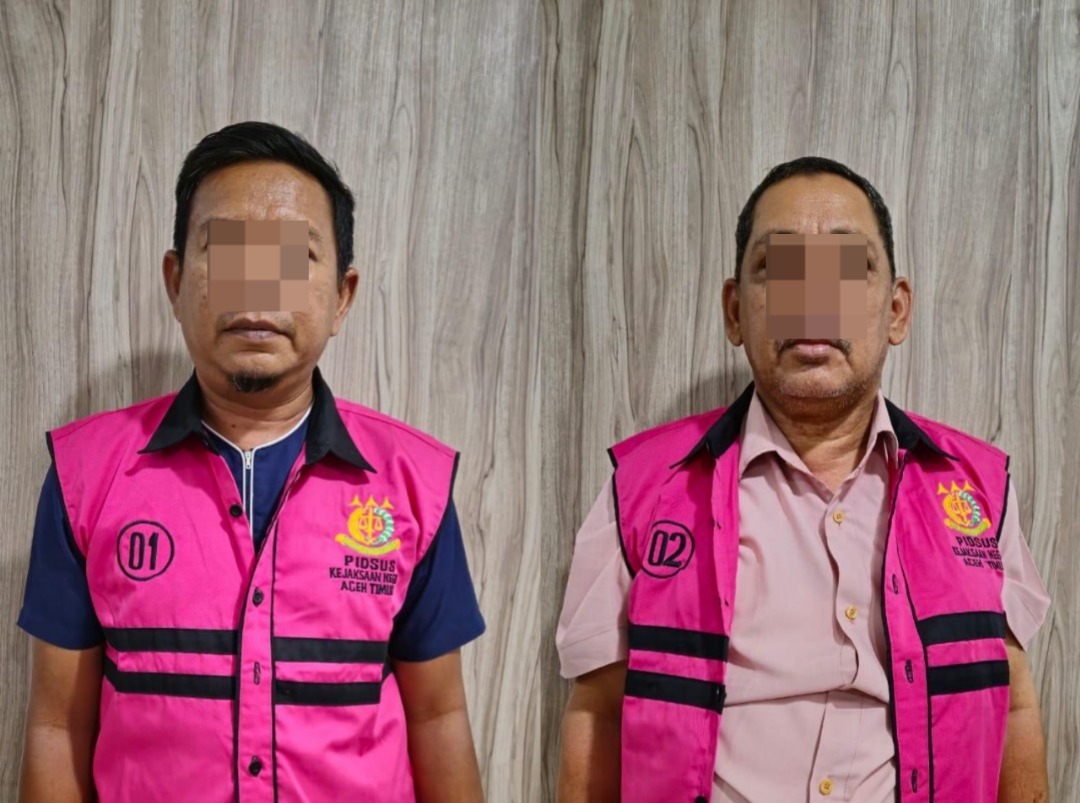 dua tersangka dalam kasus dugaan korupsi pembangunan Gudang Arsip UPTD Aceh Timur Tahun Anggaran 2022. (Foto: Dok. Kejari Aceh Timur)
