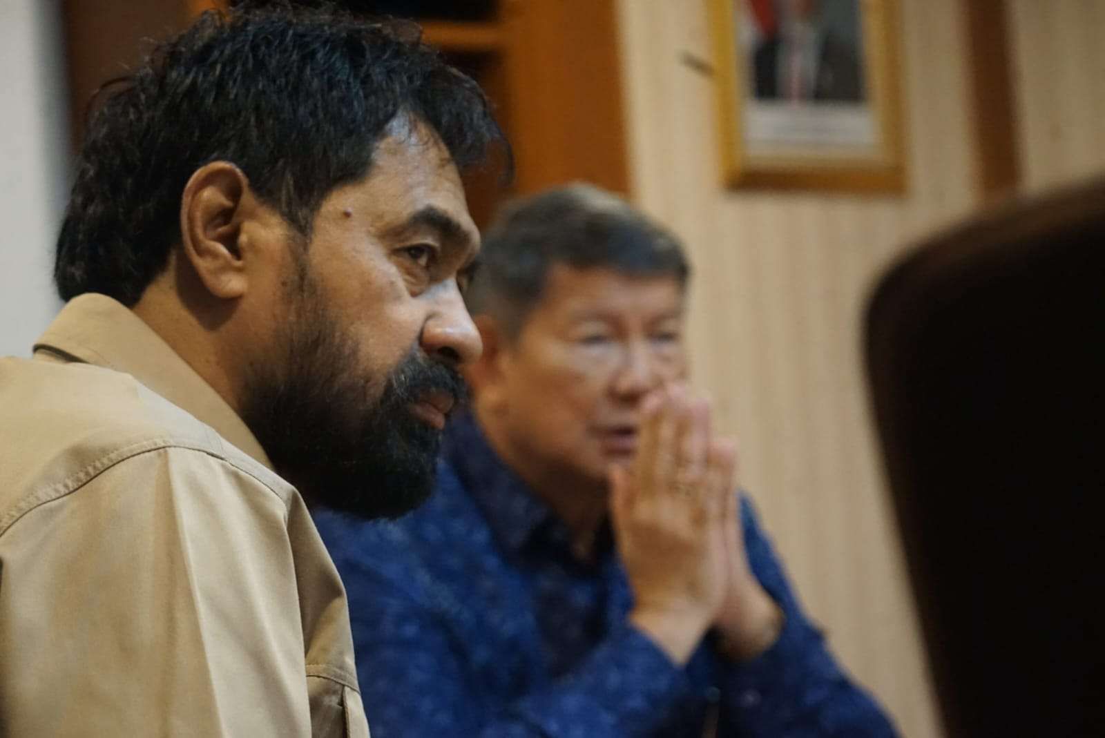 Gubernur Aceh, Muzakir Manaf didampingi oleh ketua DPRA Zulfadli, A.Md saat bertemu Pengusaha Hasyim Djojohadikusumo yang juga adik Presiden RI, Prabowo Subianto di Aula Arsari Group, Jakarta Pusat. (Foto: MC Aceh)