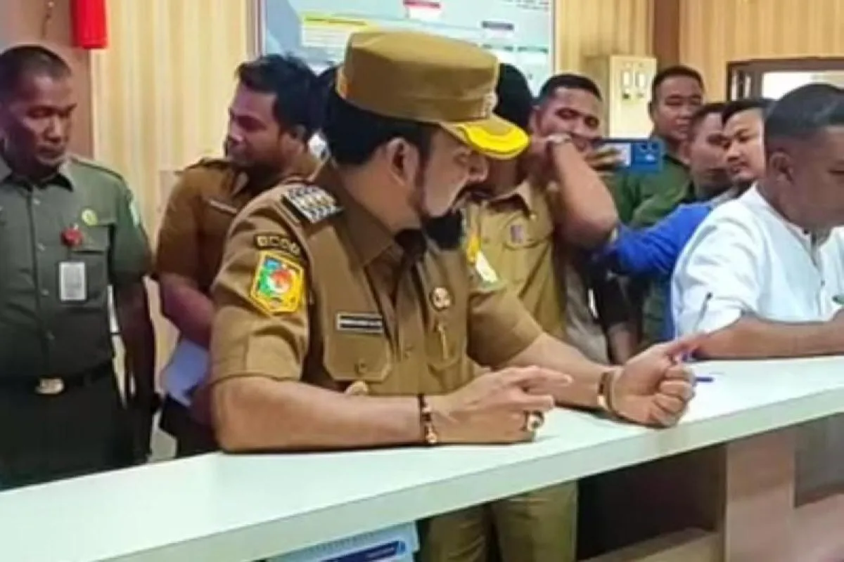 Hari Pertama Usai Lebaran, Bupati Aceh Timur Sidak Kantor Pelayanan Publik. (Foto: ANTARA)