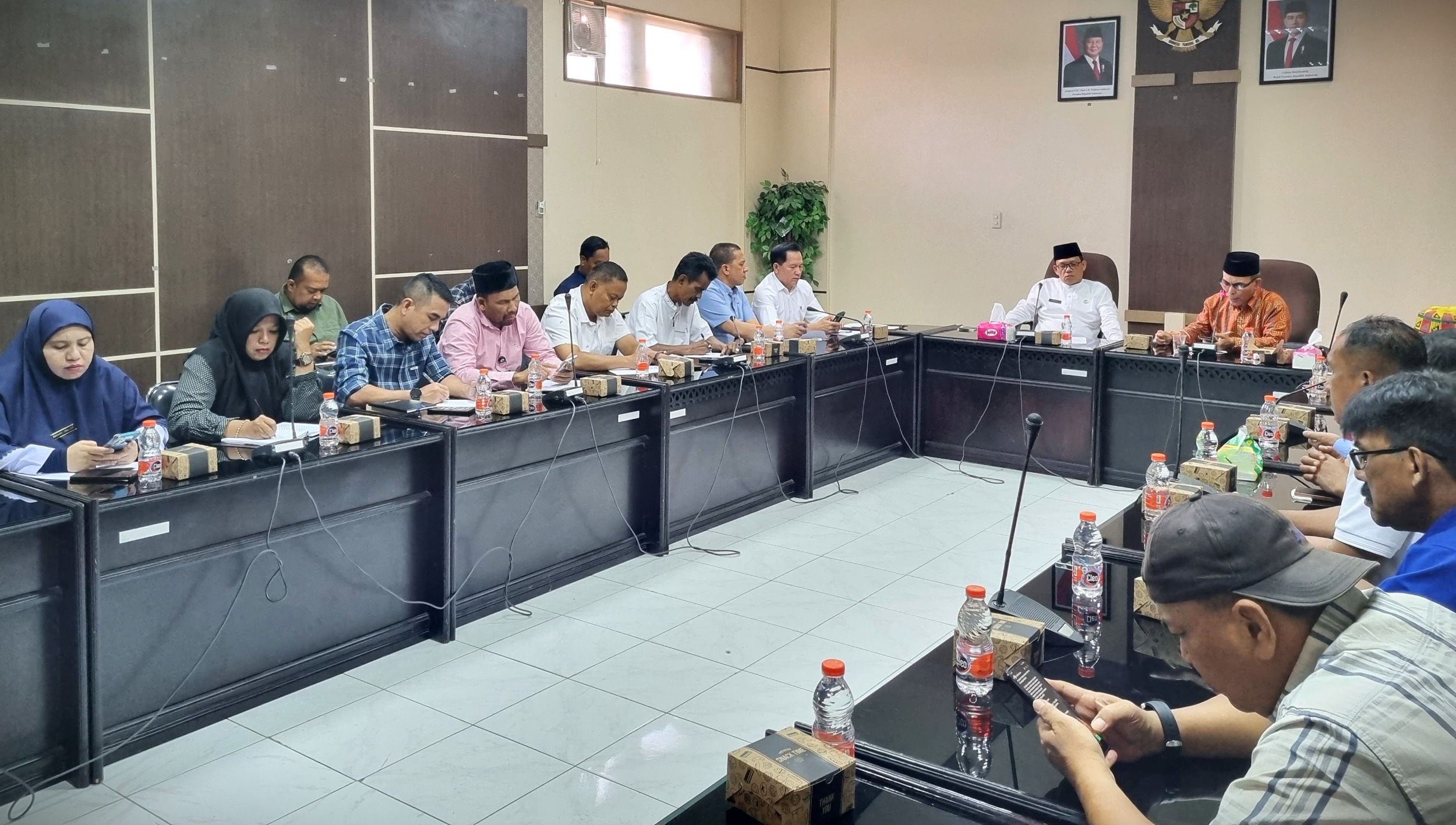 Kadisnakermobduk Aceh Terima Audiensi Aliansi Buruh Aceh. (Foto: Humas Disnakermobduk  Aceh)