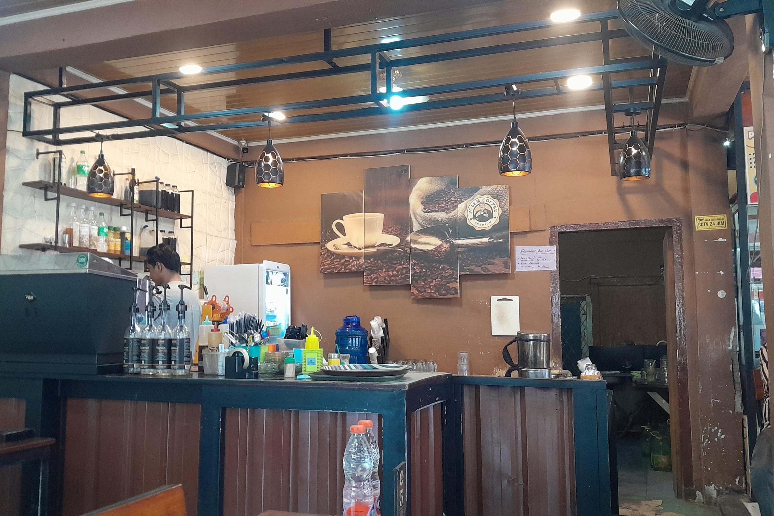 Suasana di Polem Kopi Premium. (Foto: Nukilan)