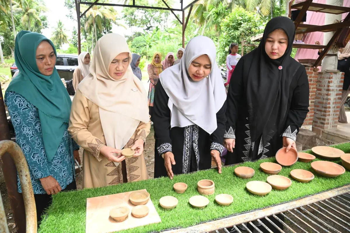 Dekranasda Ajak Warga Aceh Besar Dukung Produk Lokal. (Foto: MC Aceh Besar)