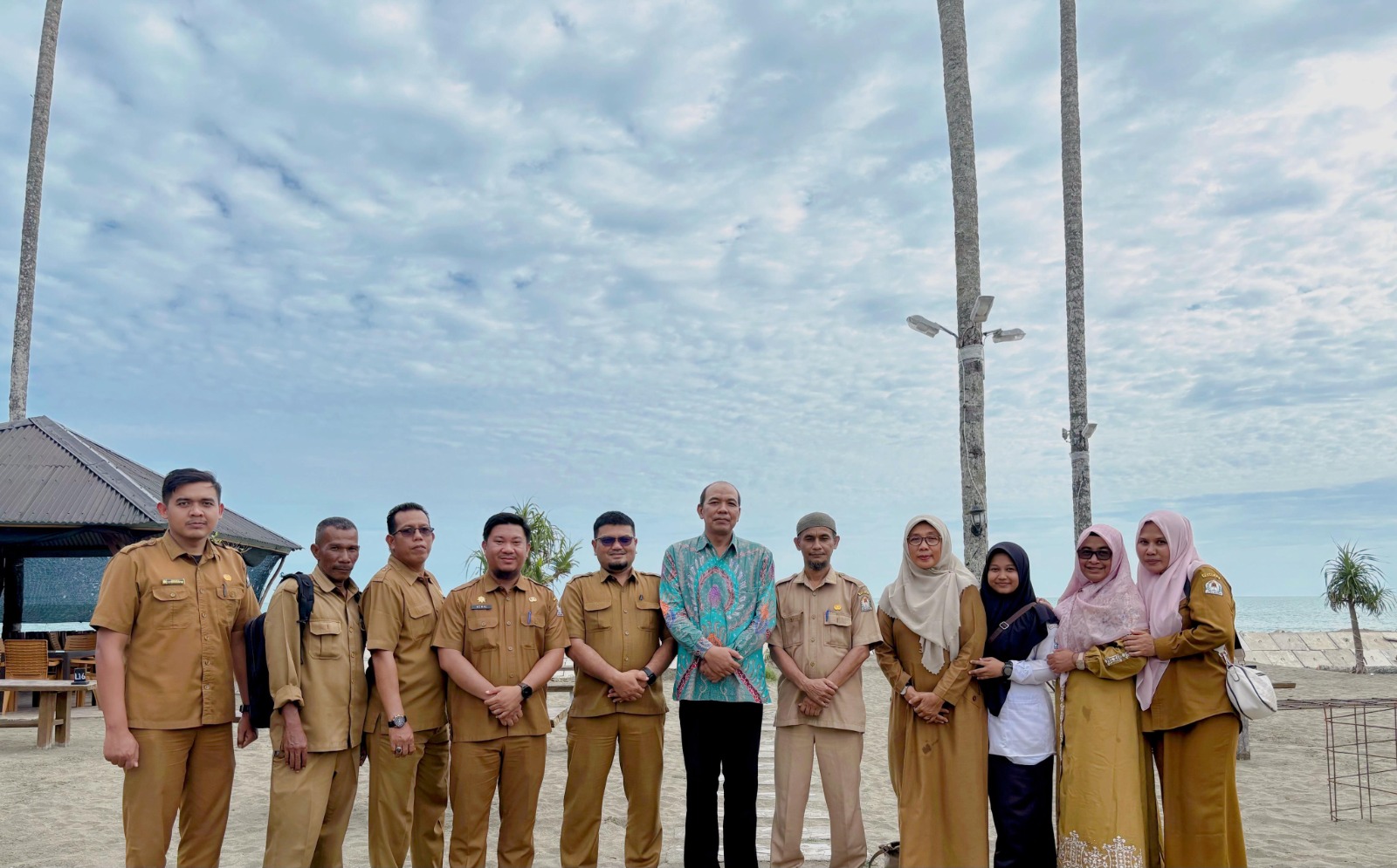 Dr. Kiswanto Jadi Ketua Tim Penilai Lomba Kampung Bersih Aceh Barat. (Foto: HUMAS UTU)
