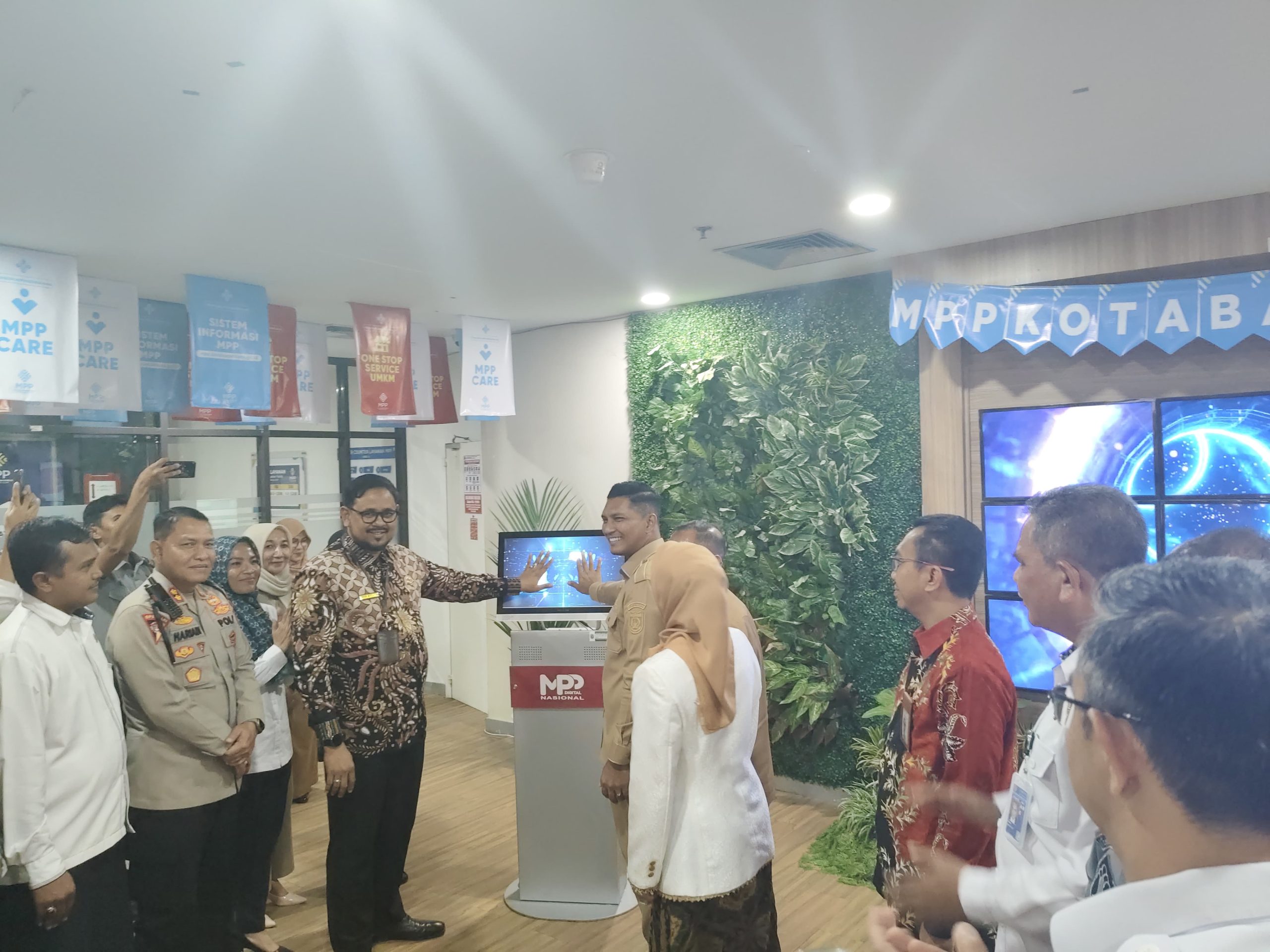 Peluncuran Sistem Informasi Mal Pelayanan Publik (MPP), MPP Care, dan One Stop Service (OSS) khusus untuk pelaku Usaha Mikro, Kecil, dan Menengah (UMKM), Senin (19/5/2025). (Foto: Ist)