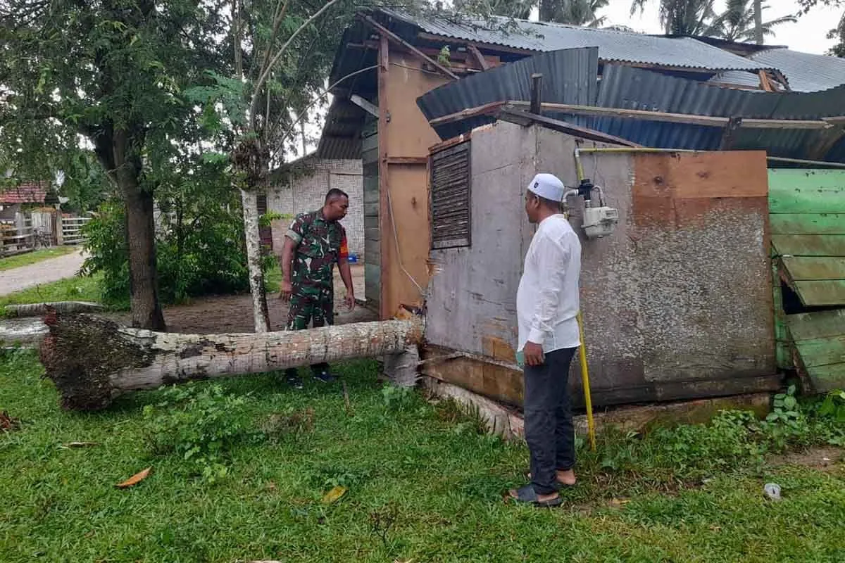 Lima Rumah Rusak Berat Akibat Angin Kencang Terjang Aceh Timur. (Foto: ANTARA)