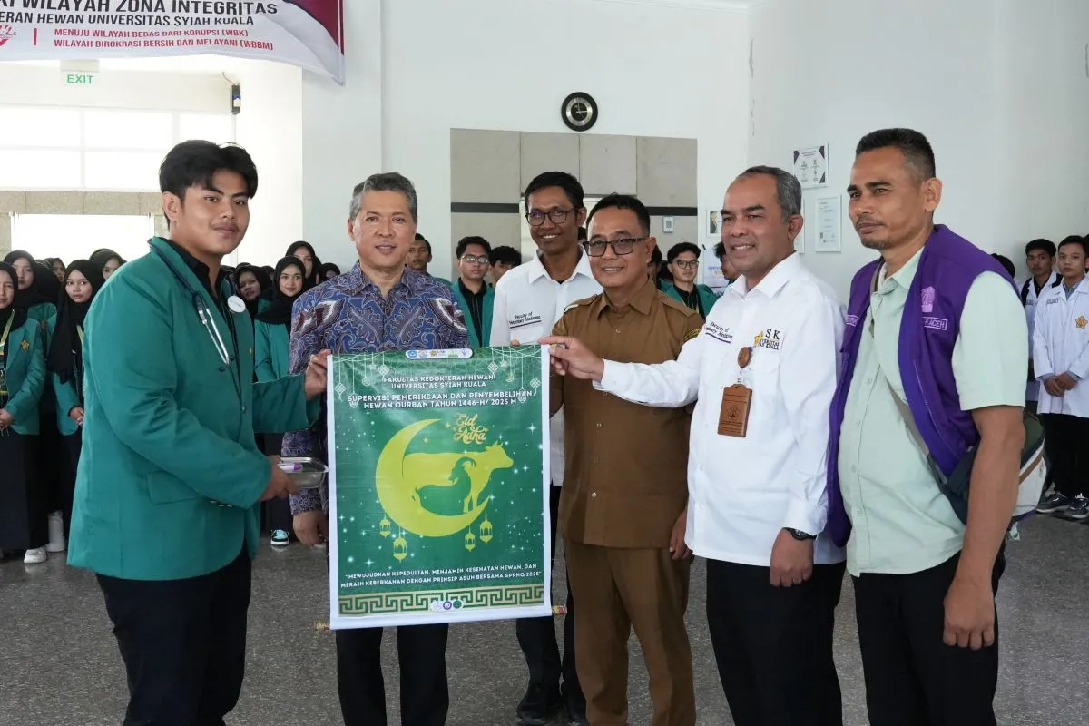USK Kerahkan 429 Mahasiswa untuk Periksa Hewan Kurban di Aceh. (Foto: HUMAS USK)