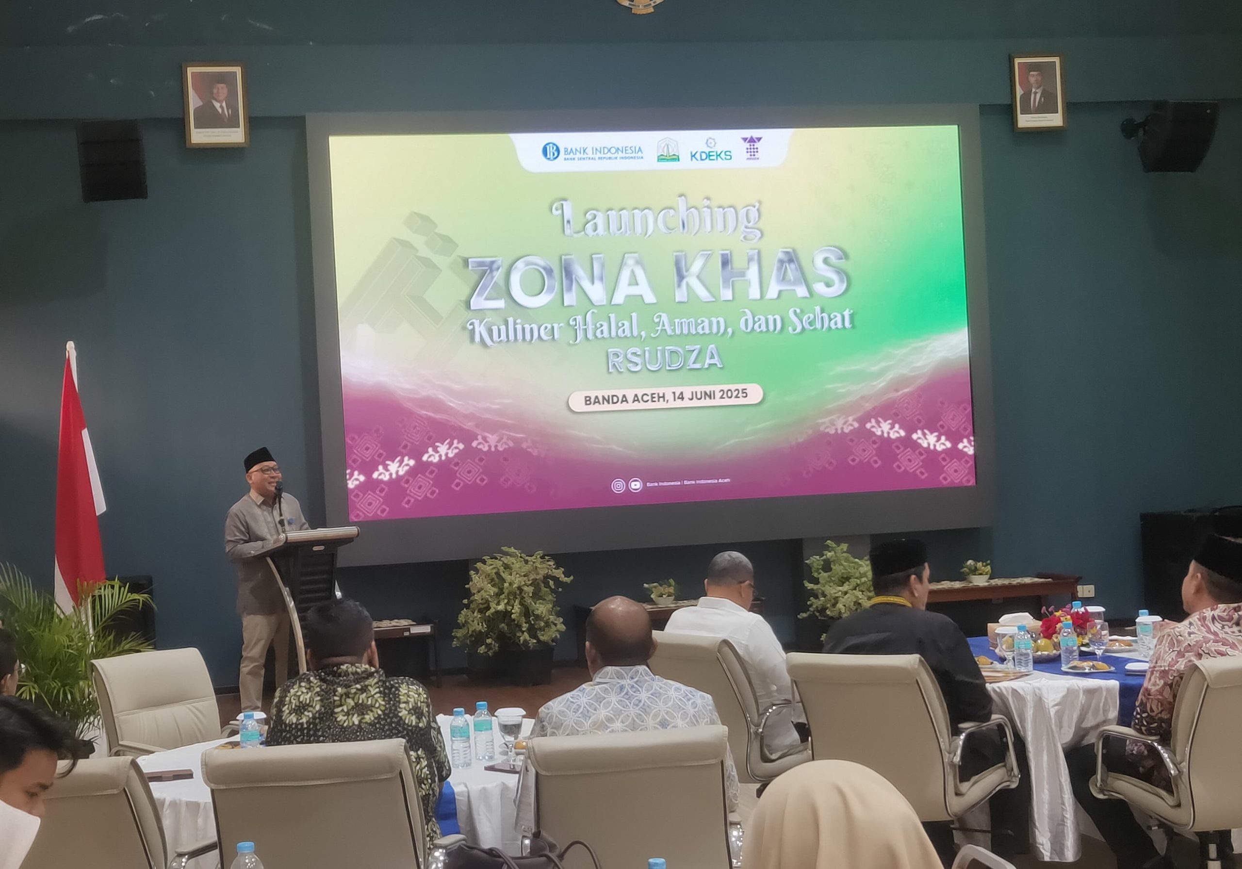 Kepala BI Aceh, Agus Chusaini dalam kegiatan peluncuran Zona KHAS di RSUDZA, Banda Aceh, pada Sabtu 14 Juli 2025 sore. (Foto: Nukilan/Rezi)