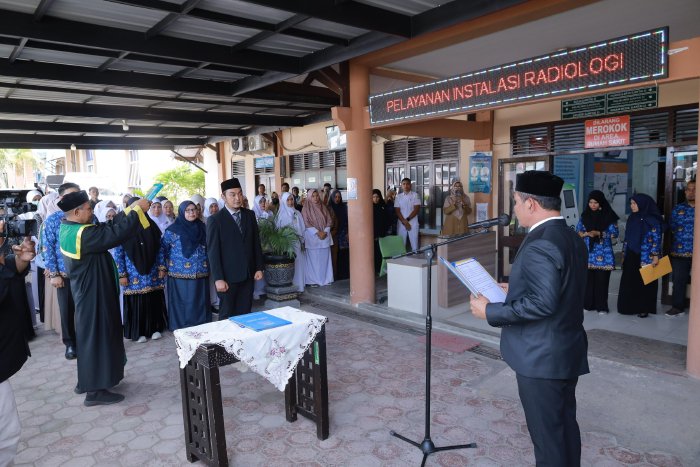 Bupati Muharram Idris Lantik dr. Bunaiya Sebagai Direktur RSUD Aceh Besar. (Foto: MC Abes)